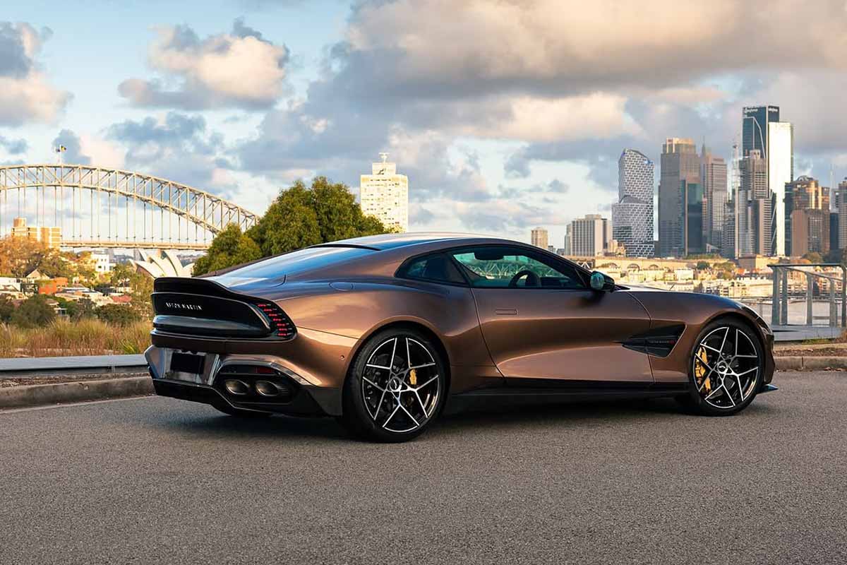 Aston Martin Vanquish: A Timeless Grand Tourer 4.8 (5)