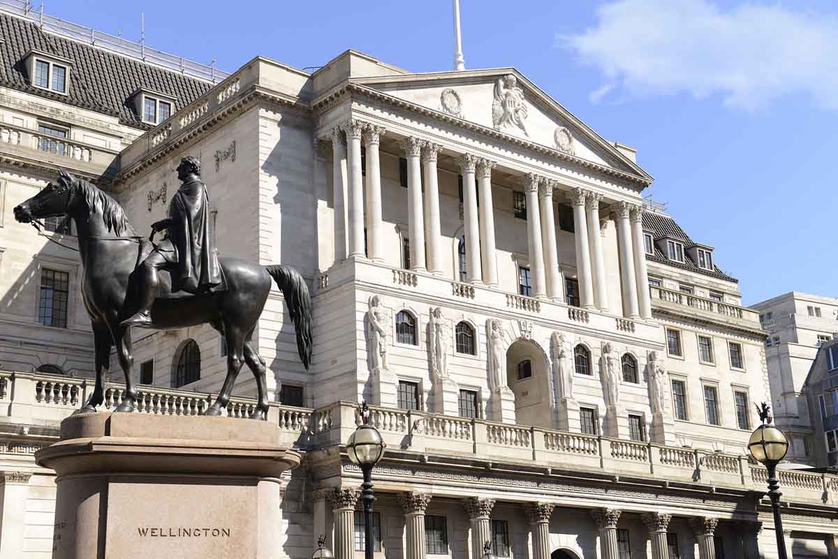 Bank of England Cuts Rates to 4% 5 (3)